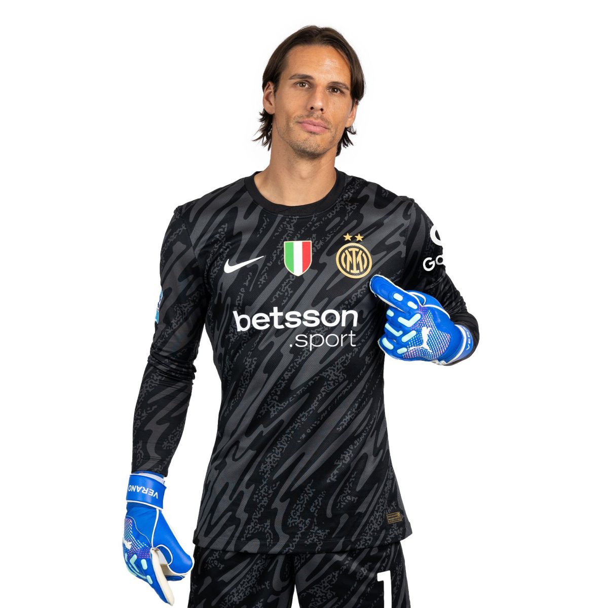Inter Milan Jerseys im nike mens goalkeeper home kit shirt 202425 with custom printing | Premium Quality & Team Support